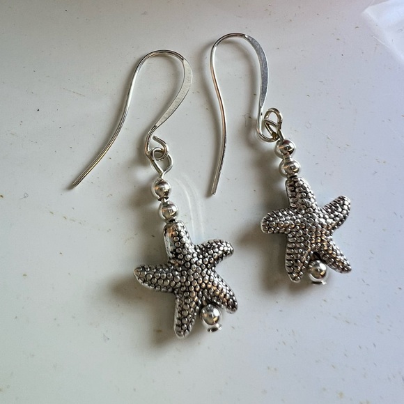 Silver plated Star Fish Earrings hammered for that special look. Timeless - Picture 3 of 5